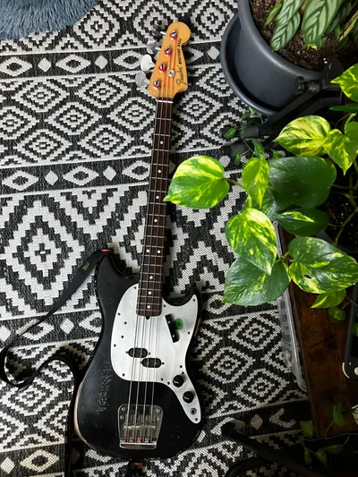 justin mendal johnsen fender mustang bass